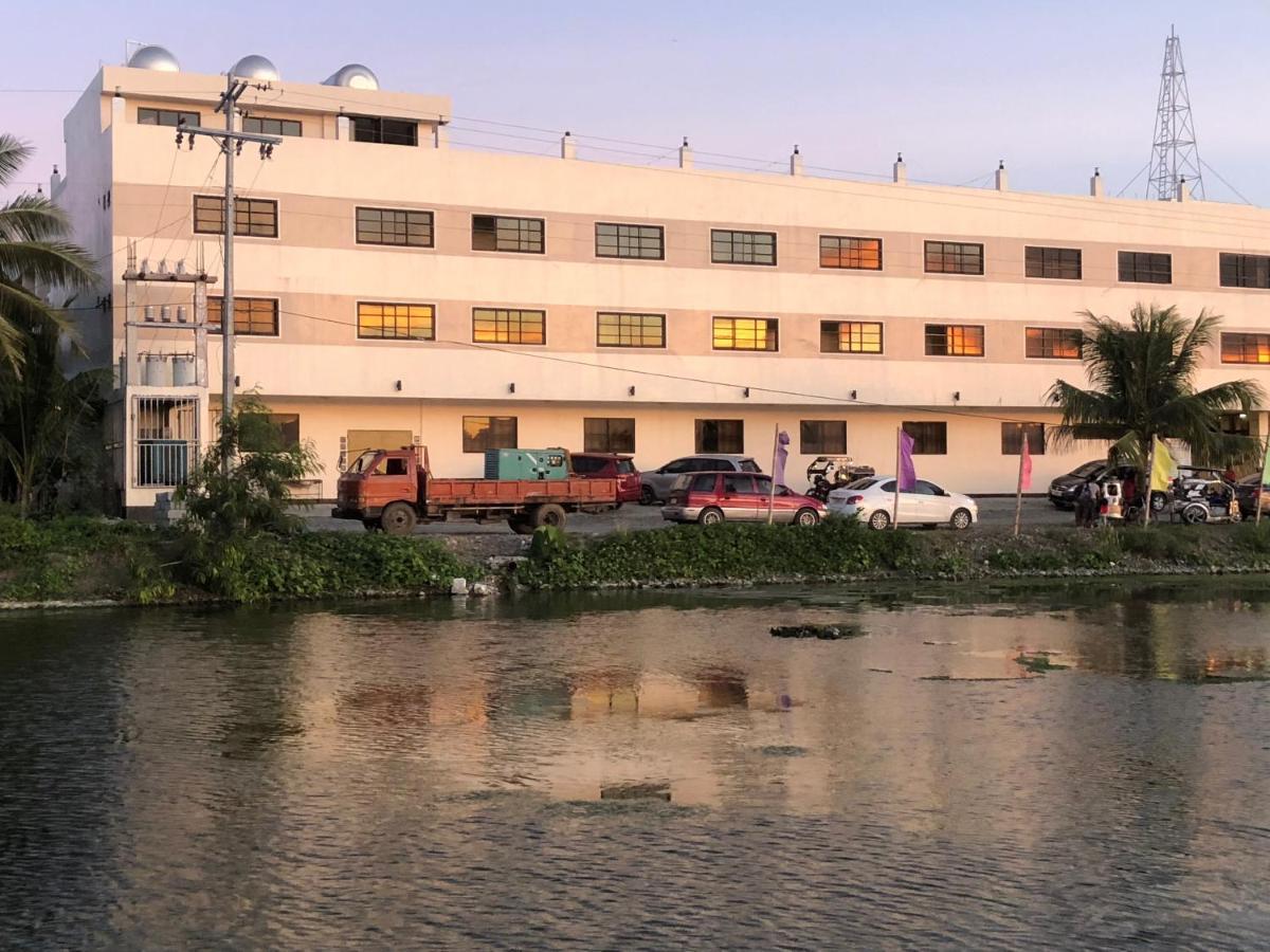 La Primera Grande Beach Resort Roxas  Eksteriør bilde